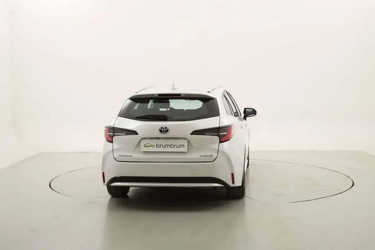 Usata Toyota Corolla Business Edition 122 CV (89 kW) 2022 Bianco Station wagon