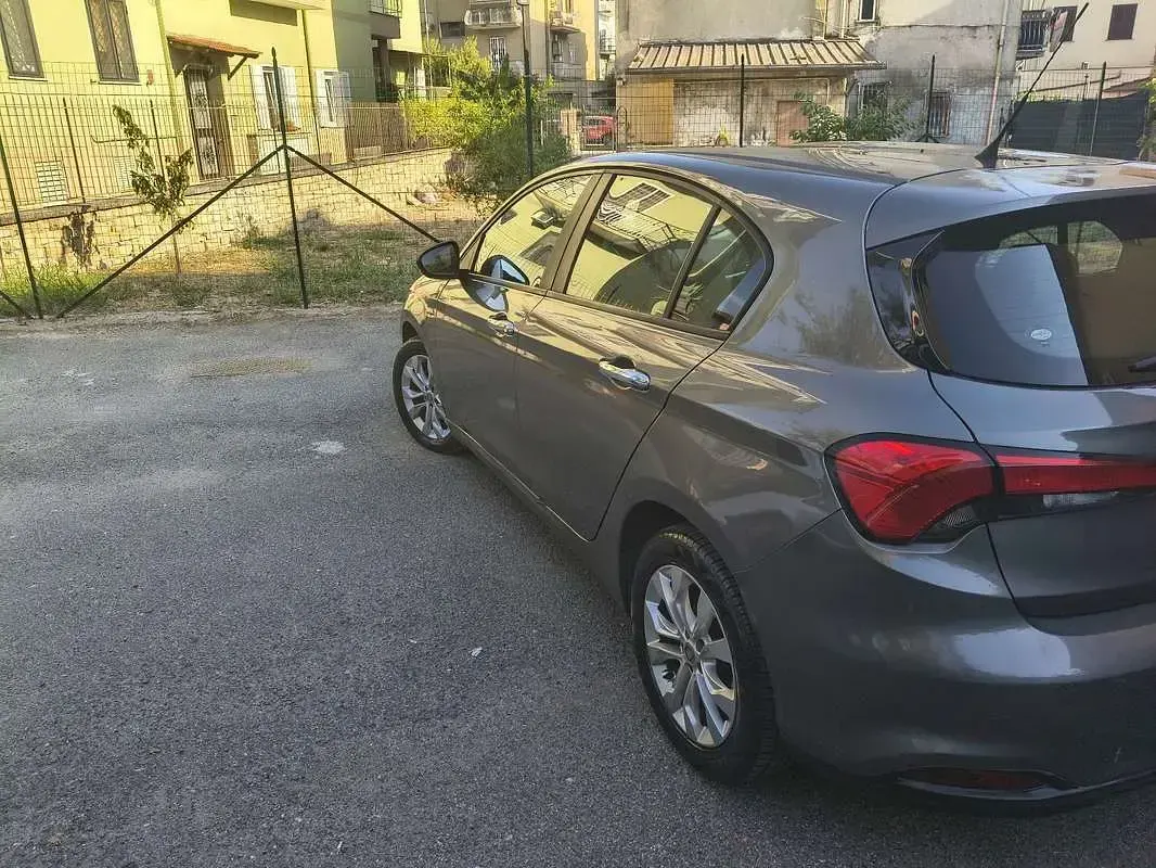 Usata Fiat Tipo Easy 95 CV (69 kW) 2018 Berlina