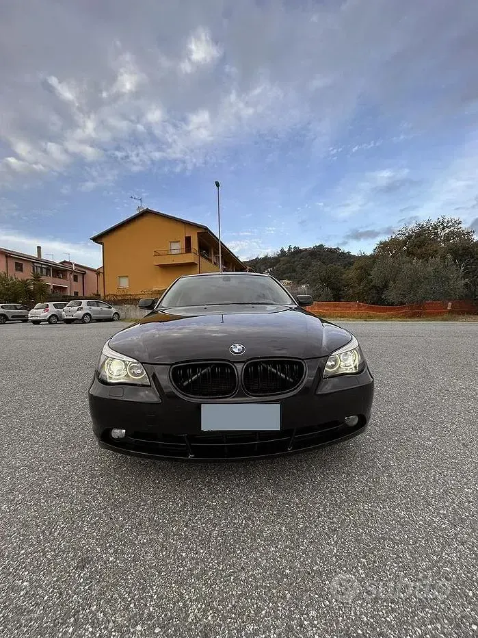 Usata BMW 535 286 CV (210 kW) 2005 Nero Berlina