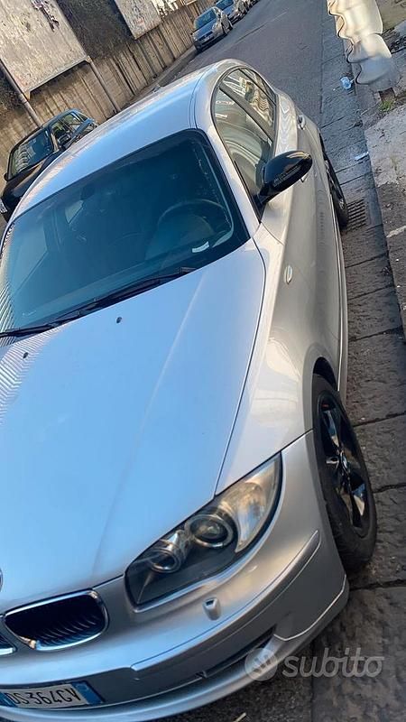 Begagnad BMW 118 143 HK (105 kW) 2008 Grå Halvkombi