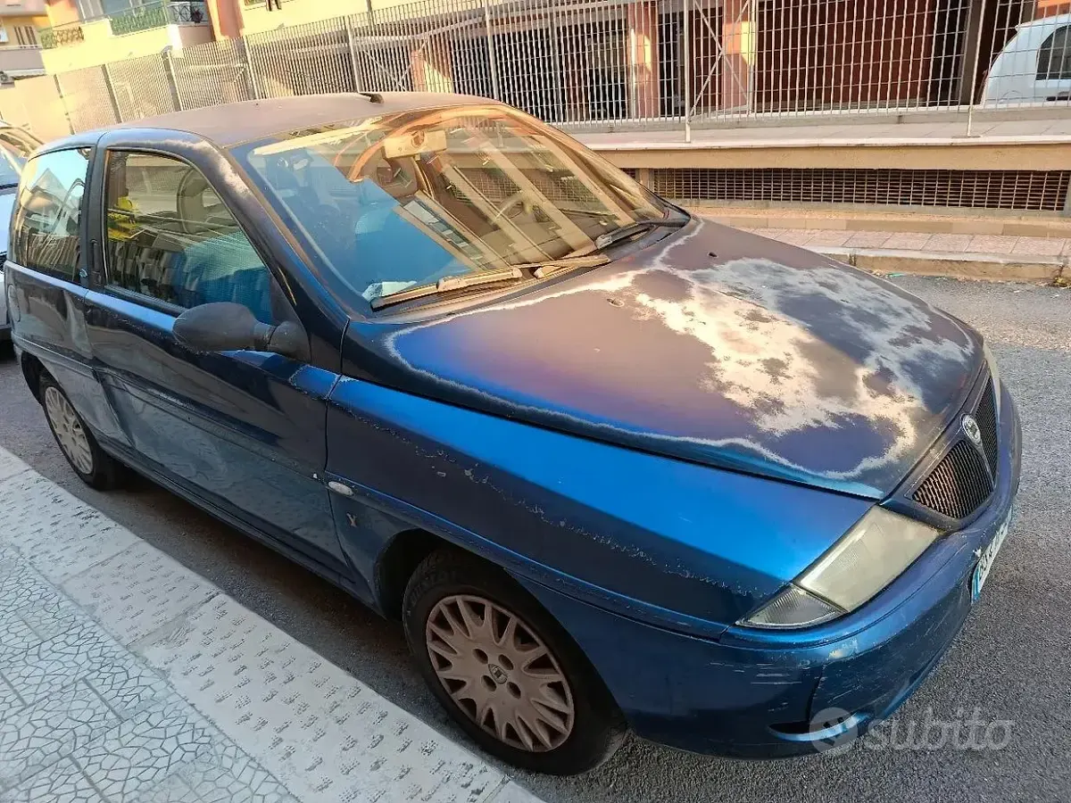 Usata Lancia Ypsilon 80 CV (58 kW) 2001 Blu Utilitaria