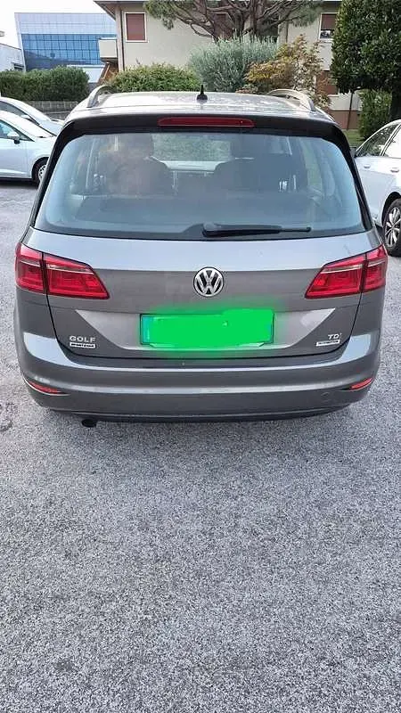 Usata VW Golf Sportsvan Comfortline 110 CV (80 kW) 2015 Grigio Monovolume