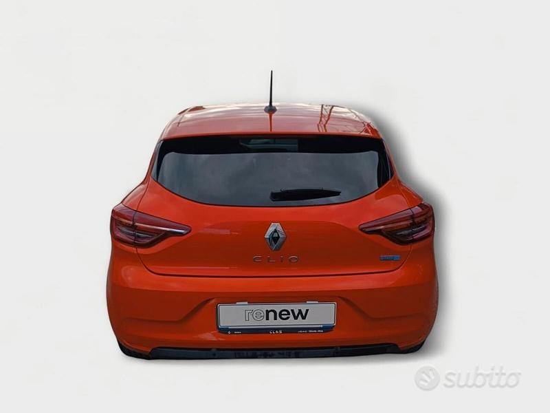 Usata Renault Clio V Evolution 145 CV (106 kW) 2022 Arancione Berlina