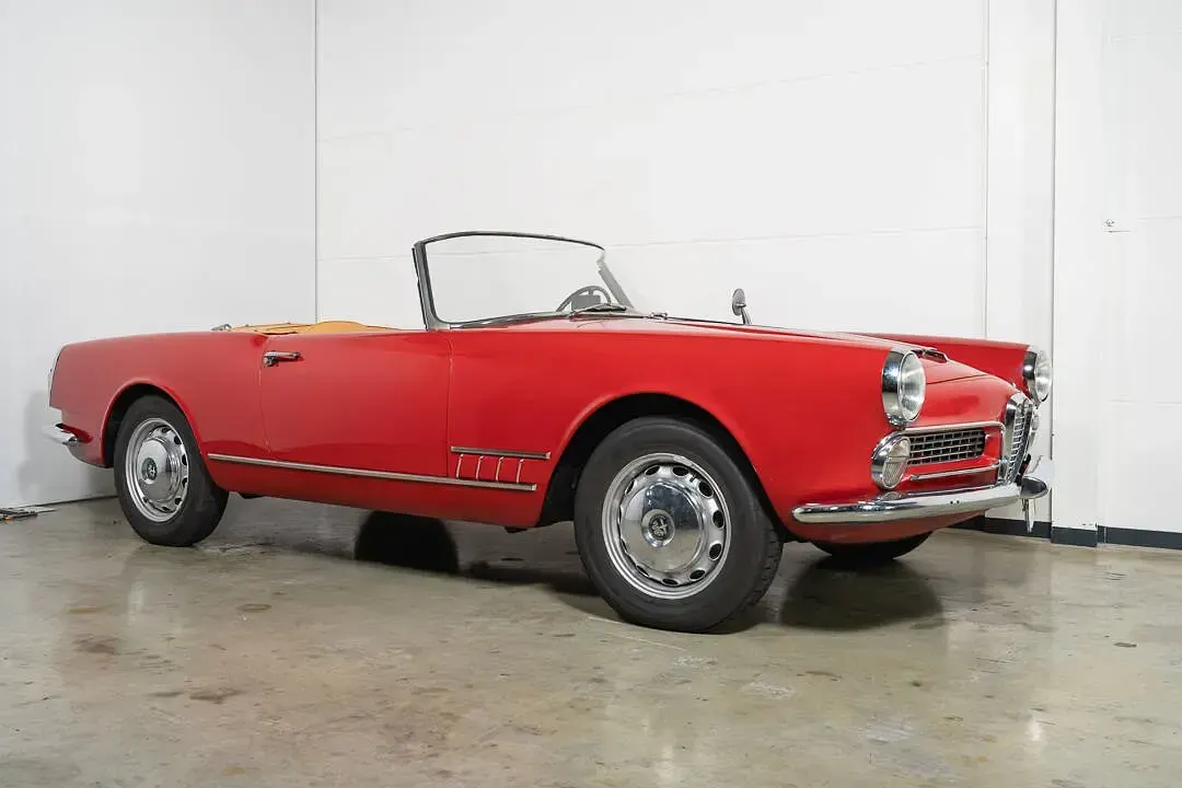 Usata Alfa Romeo 2000 115 CV (84 kW) 1961 Rosso Cabrio