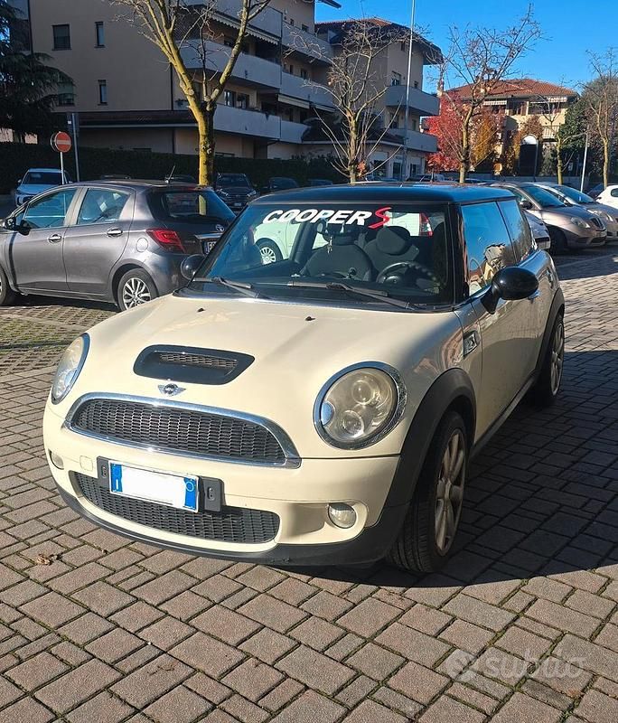 Bianco Usata 2008 Mini Cooper S Pepper Due volumi | 5900 € (Ottimo prezzo) - Immagine 1/4