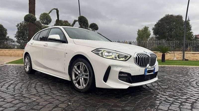 Bianco Usata 2020 BMW 116 M Sport Due volumi | 23.900 € (Buon prezzo) - Immagine 1/4