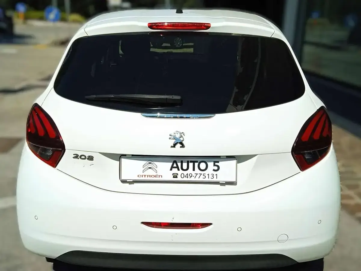 Usata Peugeot 208 Signature Sky 83 CV (61 kW) 2019 Bianco banquisa Utilitaria