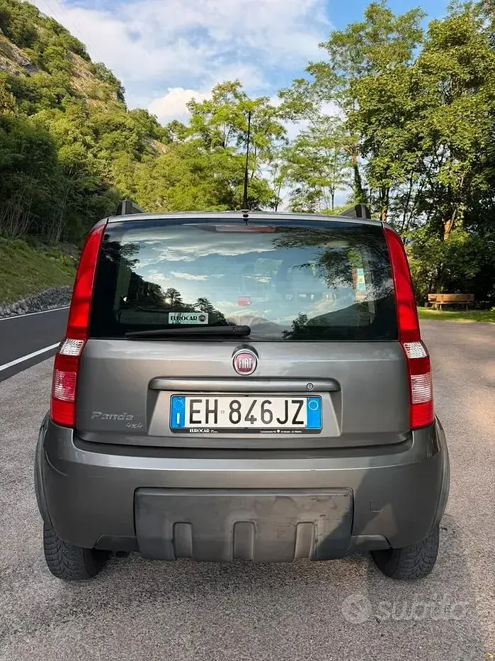 Usata Fiat Panda 4x4 75 CV (55 kW) 2011 Grigio Utilitaria