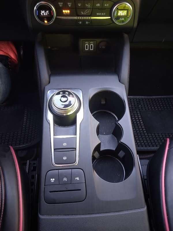 Usata Ford Kuga ST-Line 120 CV (88 kW) 2022 Rosso SUV