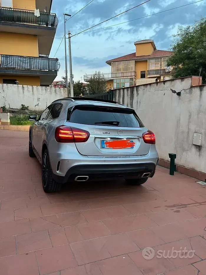 Usata Mercedes GLA200 Premium 136 CV (100 kW) 2018 Grigio SUV