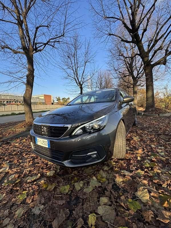 Usata Peugeot 308 GT-line 131 CV (96 kW) 2018 Berlina