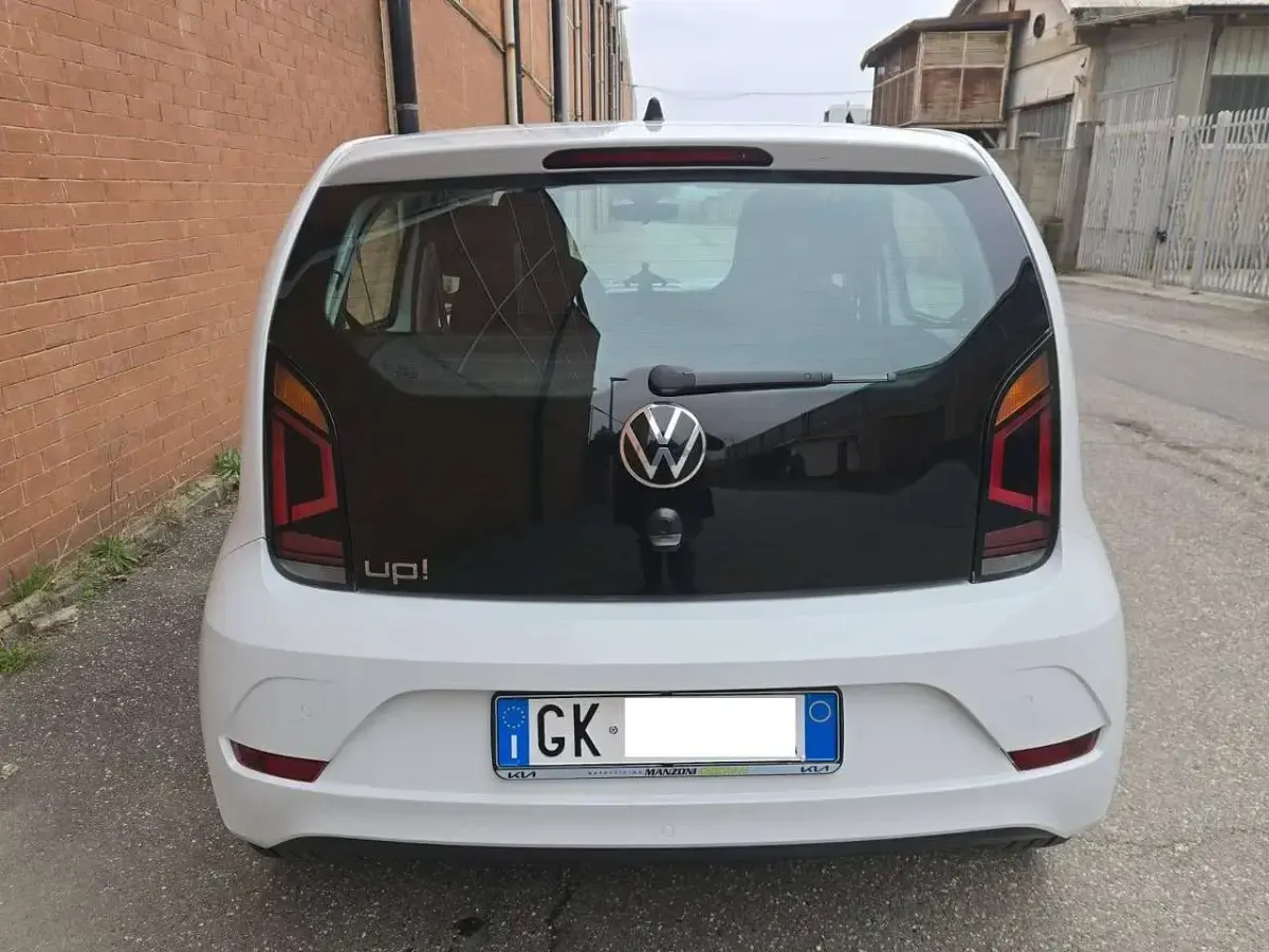 Usata VW up! Move 65 CV (47 kW) 2022 Bianco Utilitaria