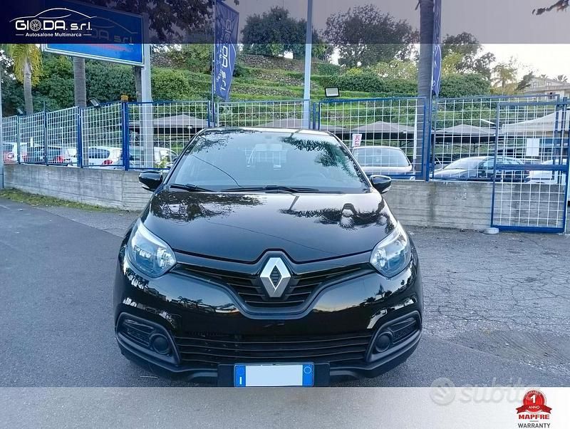 Usata Renault Captur Iconic 90 CV (66 kW) 2015 Nero SUV