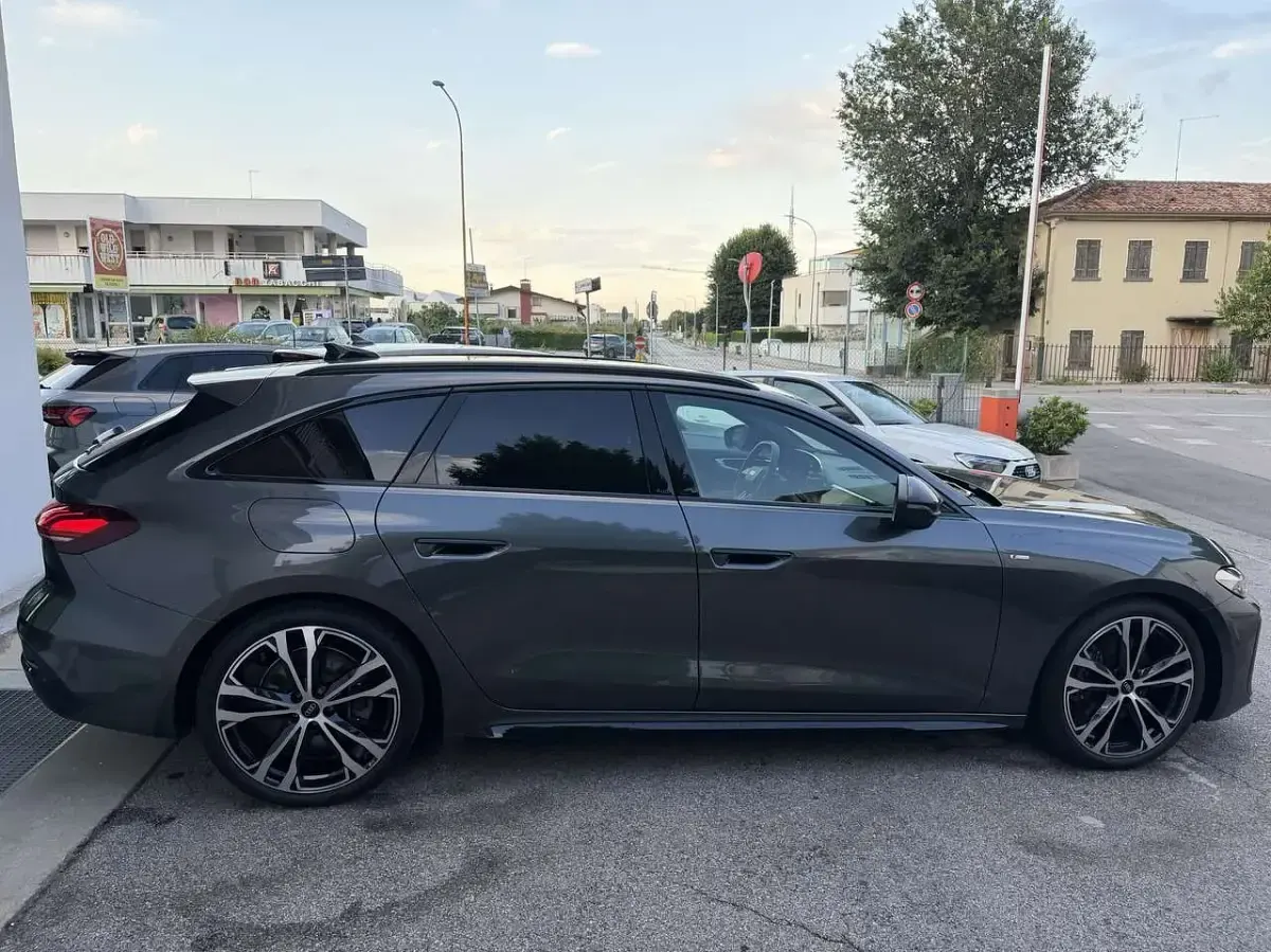 Usata Audi A5 S-Line 204 CV (150 kW) 2025 Grigio Station wagon
