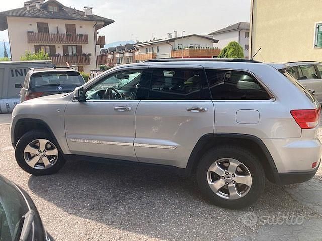 Usata Jeep Grand Cherokee 243 CV (178 kW) 2013 Grigio SUV