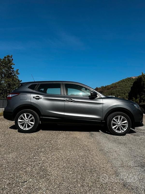 Usata Nissan Qashqai 130 CV (95 kW) 2014 Grigio SUV