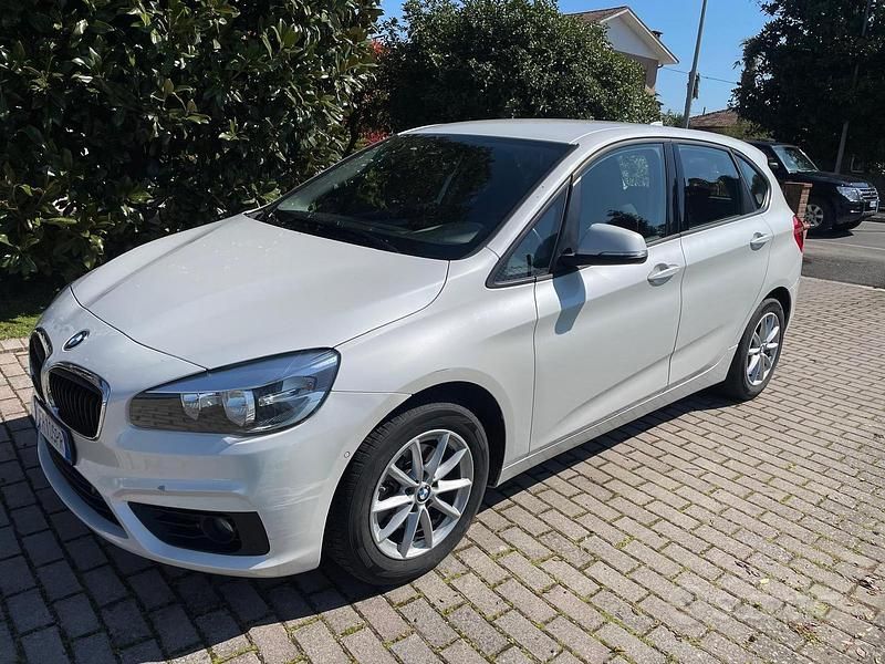 Usata BMW 216 Active Tourer Efficient Dynamics 116 CV (85 kW) 2017 Bianco Monovolume