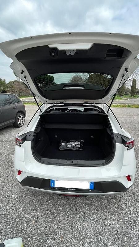 Usata Opel Mokka Elegance 131 CV (96 kW) 2023 Bianco SUV