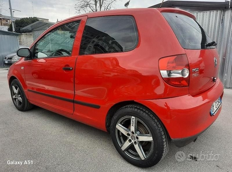 Usata VW Fox 54 CV (39 kW) 2008 Rosso Utilitaria