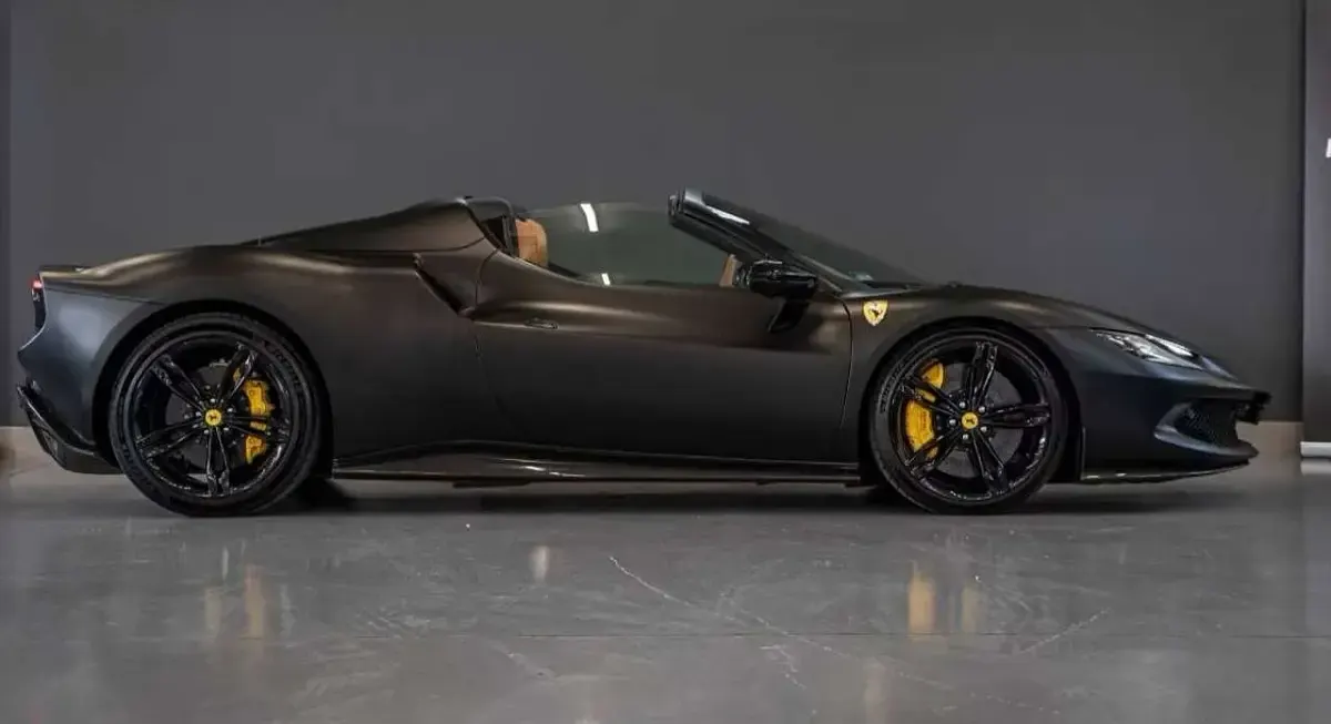 Usata Ferrari 296 663 CV (487 kW) 2024 Nero Cabrio