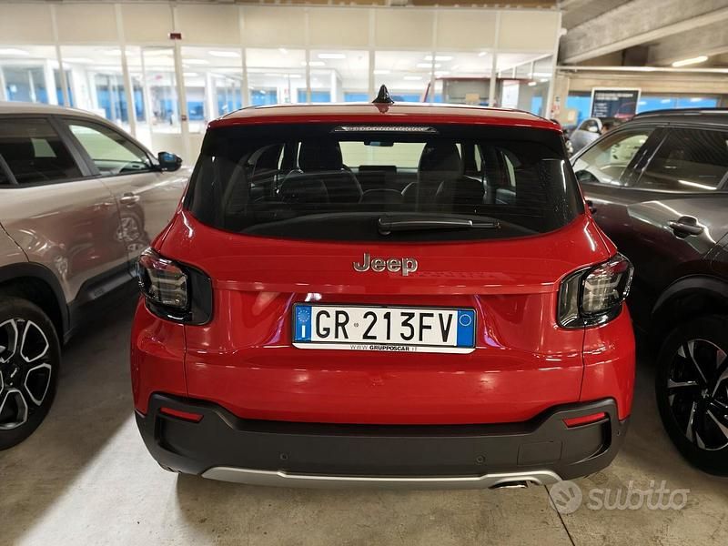 Usata Jeep Avenger Altitude 100 CV (73 kW) 2024 Rosso SUV