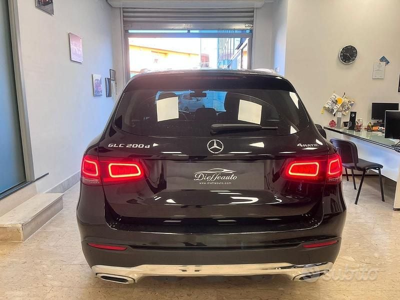 Usata Mercedes GLC200 163 CV (119 kW) 2021 Nero SUV