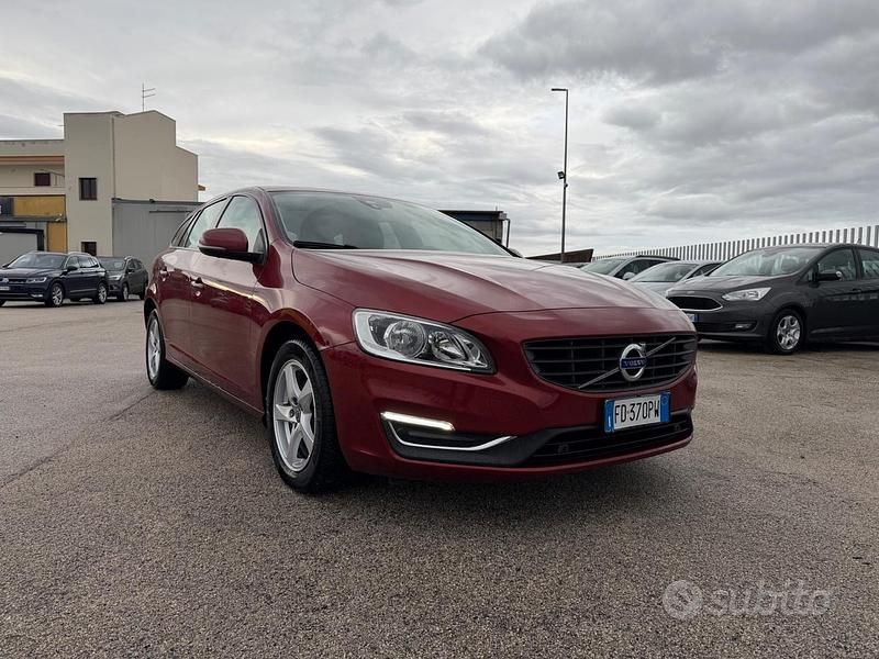 Usata Volvo V60 Summum 150 CV (110 kW) 2016 Marrone Station wagon