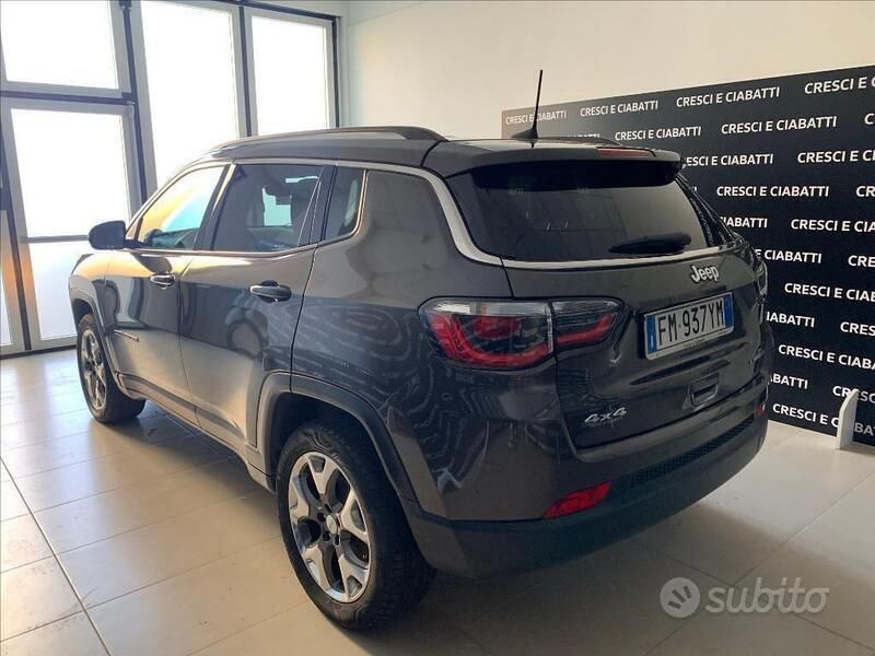 Usata Jeep Compass Limited 140 CV (102 kW) 2017 Grigio metallizzato SUV