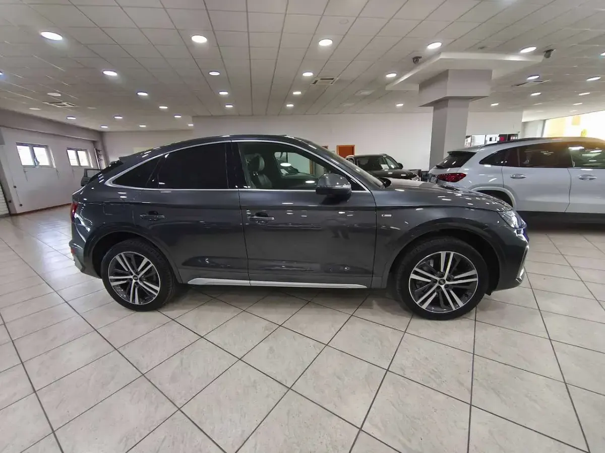 Usata Audi Q5 Sportback S-line plus 204 CV (150 kW) 2021 Grigio SUV
