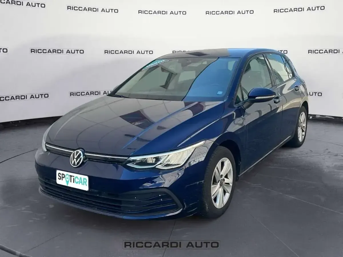 Usata VW Golf VIII Life 131 CV (96 kW) 2020 Berlina