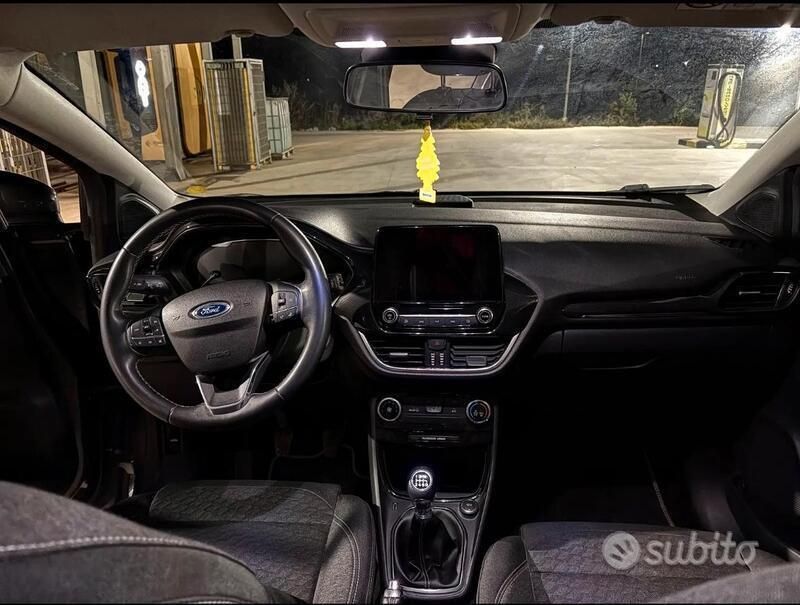 Usata Ford Puma 125 CV (91 kW) 2020 Grigio SUV