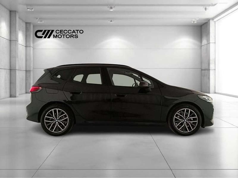 Nuova BMW 218 Active Tourer M Sport 150 CV (110 kW) 2025 Black sapphire metallizzato Monovolume