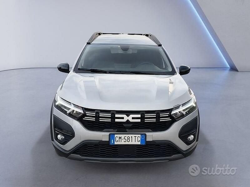 Usata Dacia Jogger Extreme 101 CV (74 kW) 2023 Grigio Monovolume