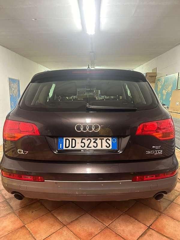 Usata Audi Q7 232 CV (170 kW) 2006 Grigio SUV
