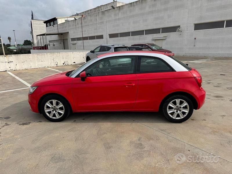 Usata Audi A1 Attraction 105 CV (77 kW) 2012 Rosso Utilitaria