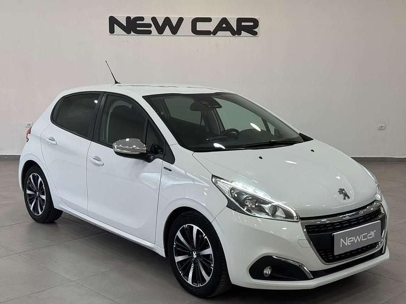 Bianco Usata 2019 Peugeot 208 Signature Sky Due volumi | 8800 € (Buon prezzo) - Immagine 1/4