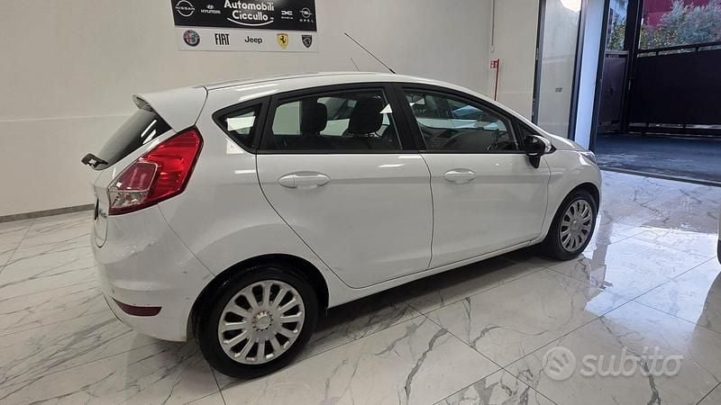 Usata Ford Fiesta Business Edition 75 CV (55 kW) 2016 Bianco Berlina