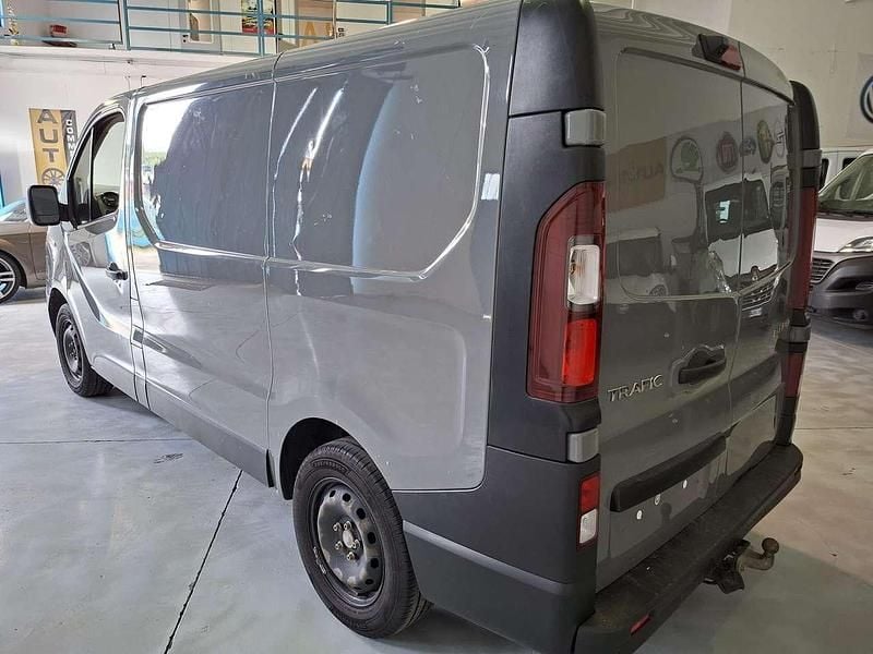 Usata Renault Trafic 95 CV (69 kW) 2018 Grigio Monovolume