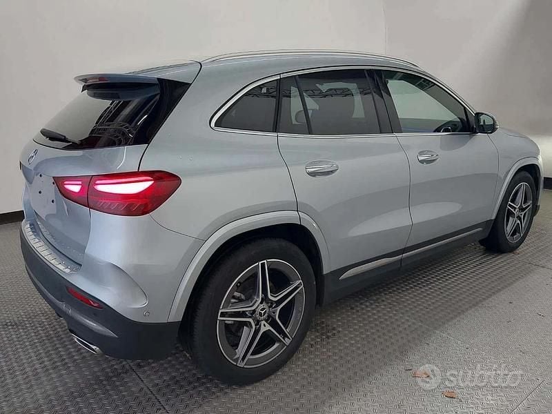 Usata Mercedes GLA200 AMG Line Premium 150 CV (110 kW) 2025 Grigio SUV