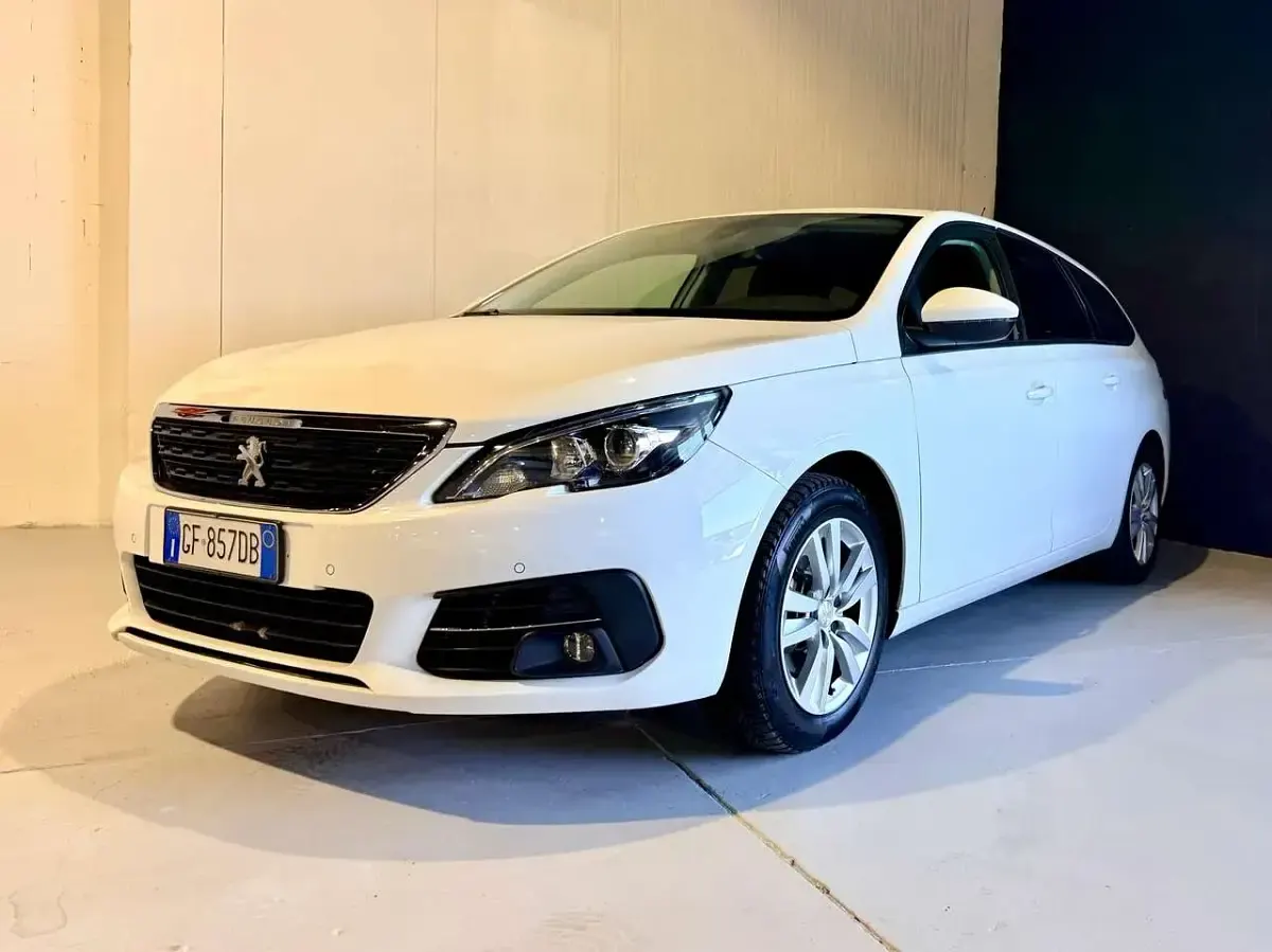 Usata Peugeot 308 Business-Line 131 CV (96 kW) 2021 Bianco Station wagon