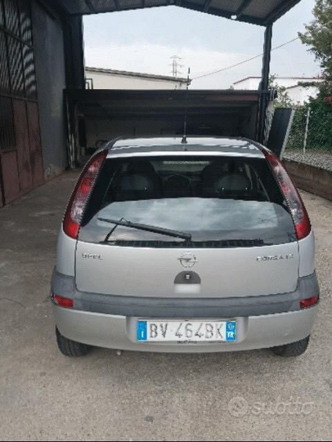 Usata Opel Corsa 75 CV (55 kW) 2001 Grigio Berlina