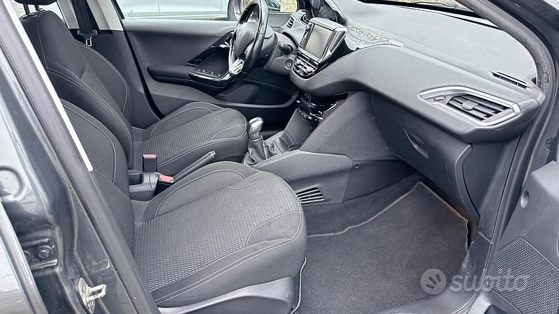 Usata Peugeot 208 Active 82 CV (60 kW) 2017 Grigio Utilitaria