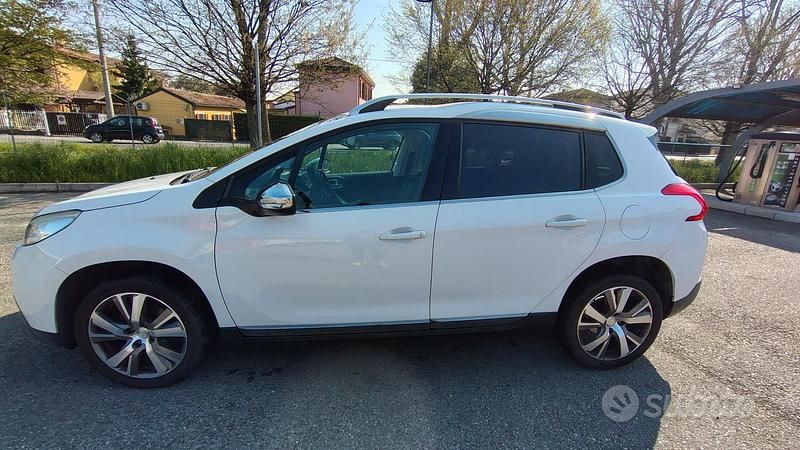 Usata Peugeot 2008 Allure 99 CV (72 kW) 2015 Bianco SUV