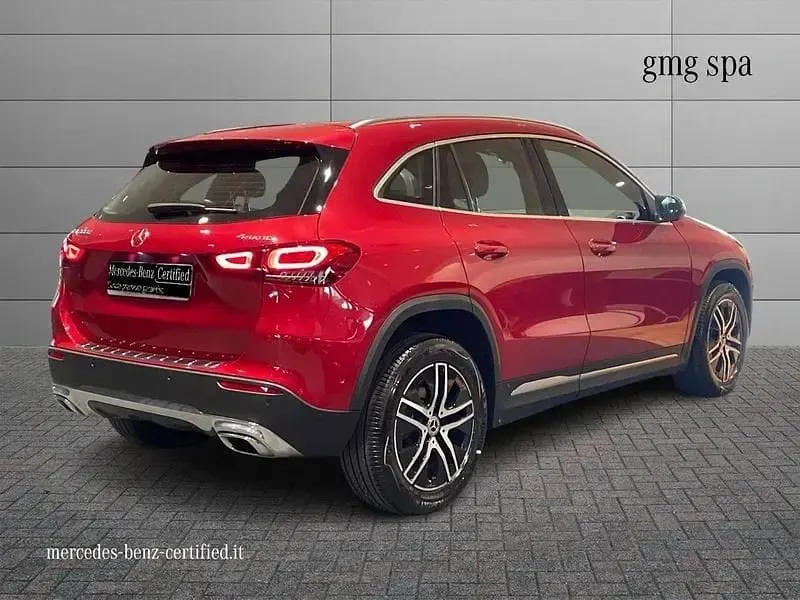 Usata Mercedes GLA200 150 CV (110 kW) 2022 Rosso SUV