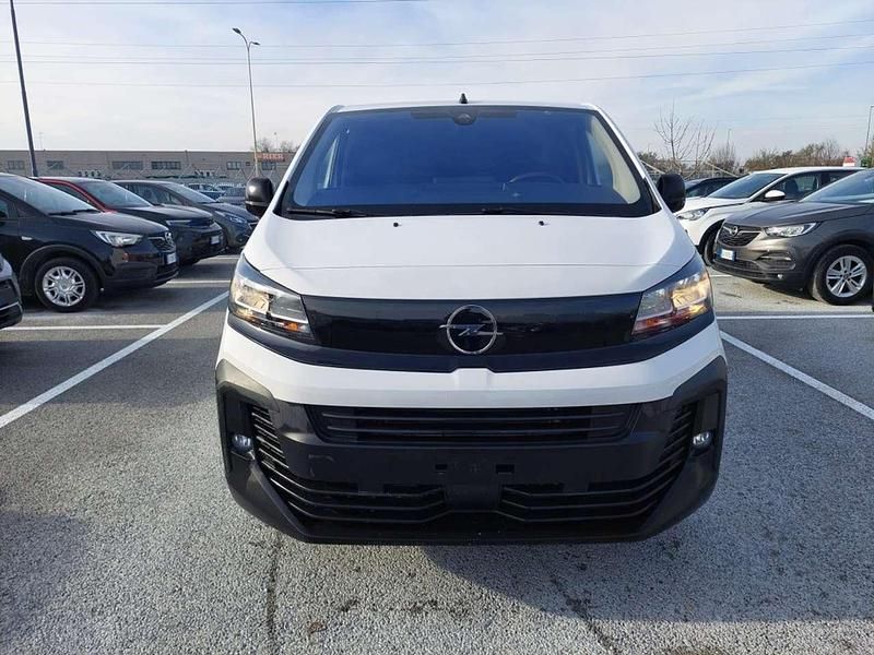 Usata Opel Vivaro-e Combi S 120 CV (88 kW) 2025 Kaolin white Monovolume