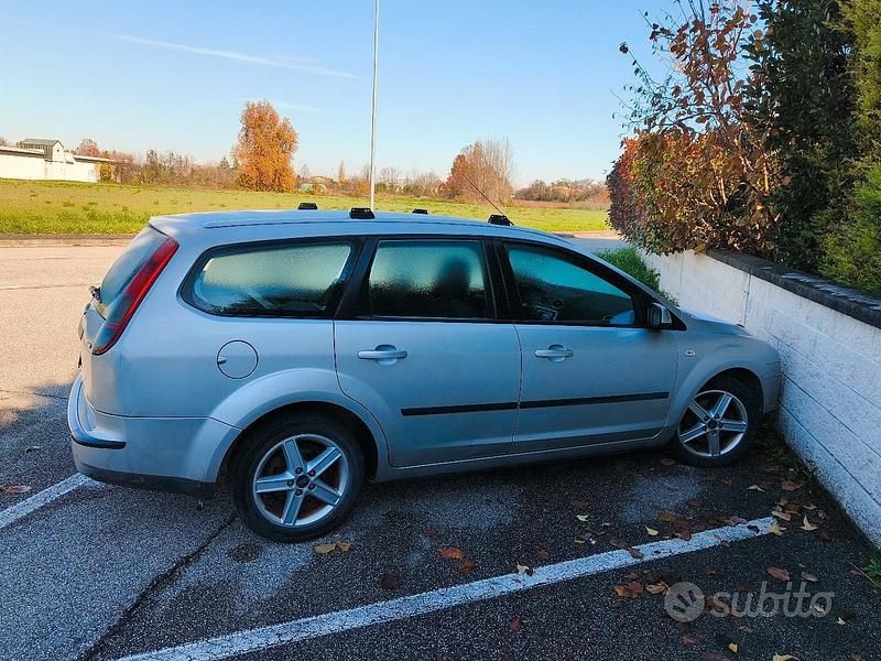 Usata 2007 Ford Focus Station wagon | 1200 € (Ottimo prezzo) - Immagine 1/4