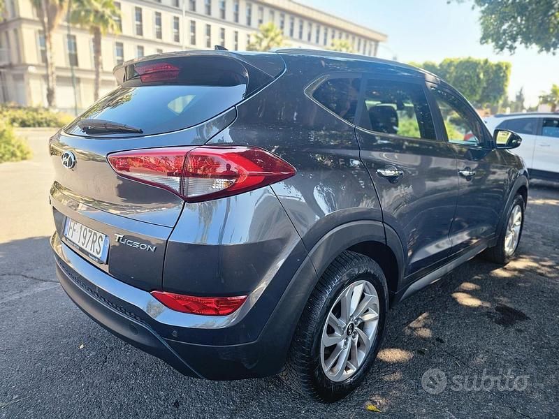 Usata Hyundai Tucson Xpossible 116 CV (85 kW) 2016 Grigio SUV