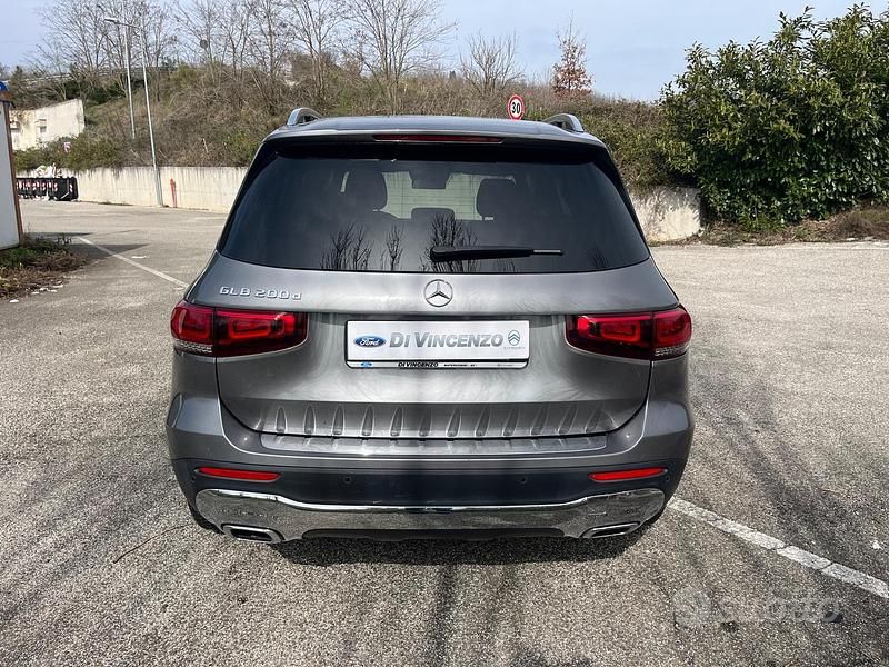 Usata Mercedes GLB200 Premium 150 CV (110 kW) 2020 Grigio SUV