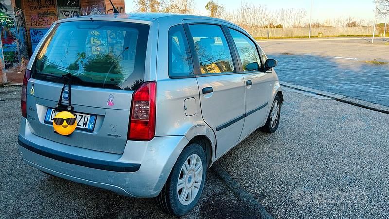 Usata Fiat Idea 70 CV (51 kW) 2004 Grigio Monovolume