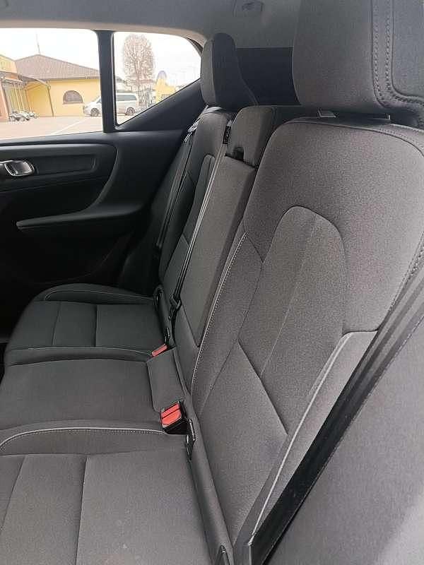 Usata Volvo V40 Business Edition 152 CV (111 kW) 2019 Nero Berlina